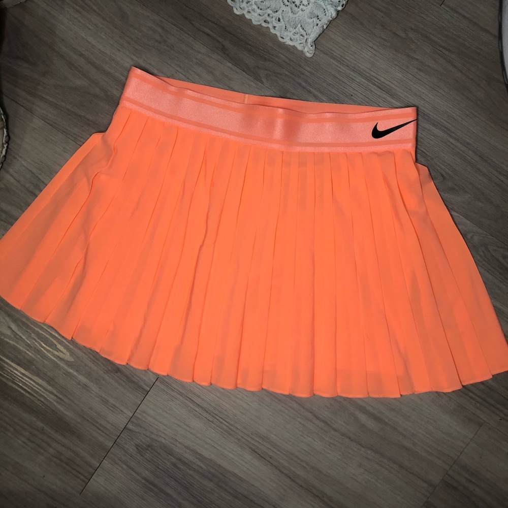 *SOLD* NWT Nike Victory pleated tennis skort Small - Picture 2 of 9